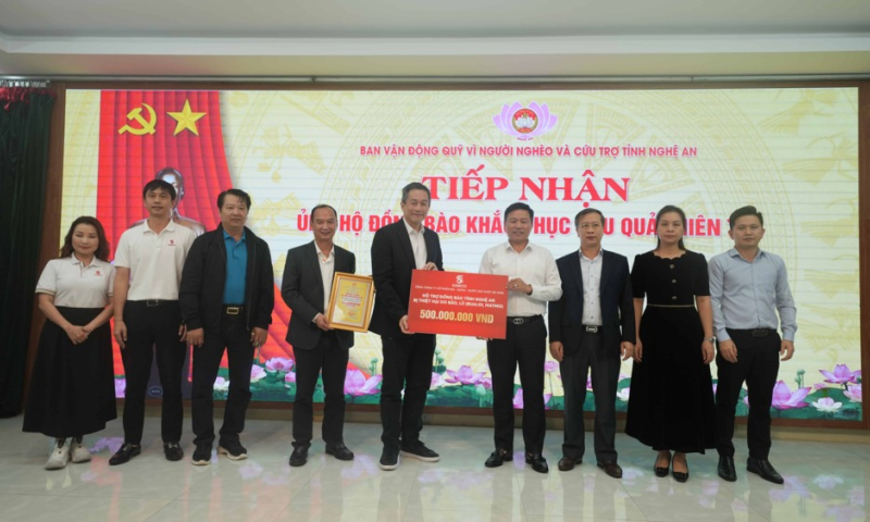 SABECO đóng góp 1 tỷ đồng hỗ trợ khắc phục thiệt hại sau bão lũ cho người dân tại Nghệ An và Hà Tĩnh