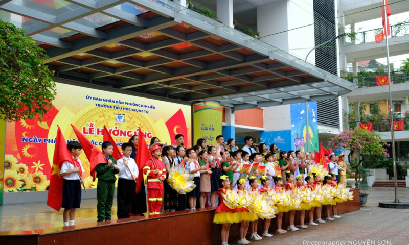 Trường Tiểu học Trung Tự - Vang ca Ngày Pháp luật Việt Nam