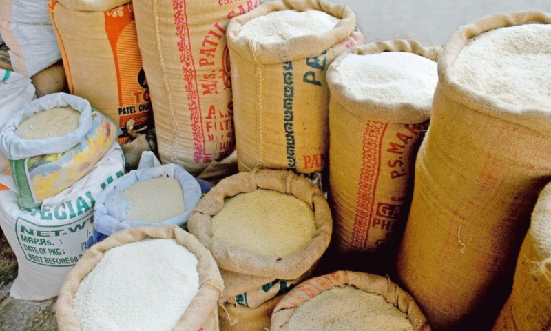 Giá gạo Ấn Độ, Thái Lan giảm nhẹ