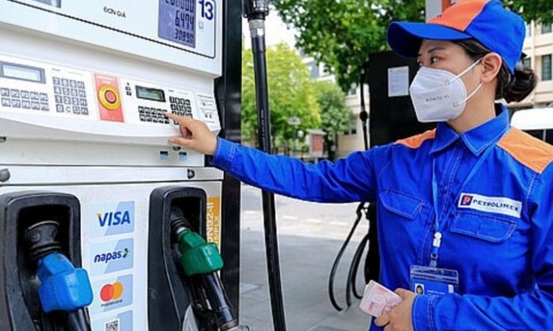 Cải cách mạnh cơ chế điều hành giá xăng dầu