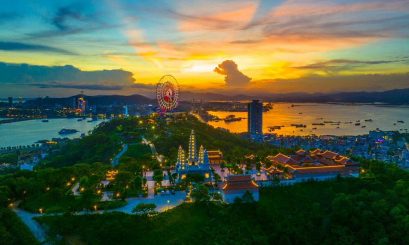 Báo Mỹ: Cáp treo và tắm onsen là trải nghiệm phải thử khi khám phá Hạ Long