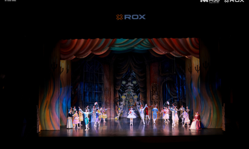 Nghệ sĩ Russian State Ballet thăng hoa trên sân khấu Nhà hát Hồ Gươm