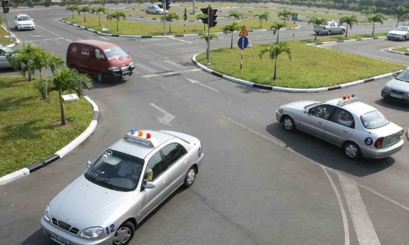 Sát hạch lái xe sẽ chú trọng đạo đức và văn hóa giao thông