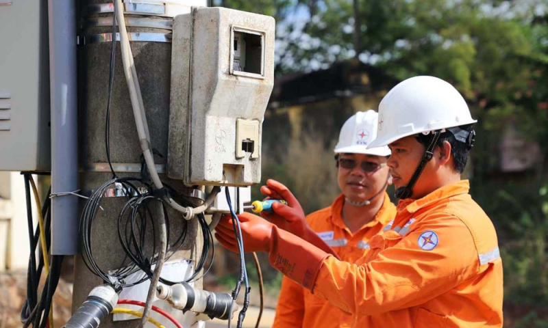 Bộ Công thương lo đủ điện, xăng dầu, theo dõi sát diễn biến xuất nhập khẩu