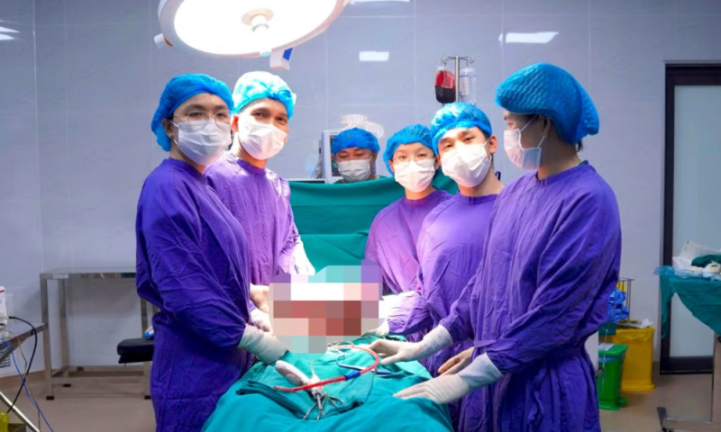 Phẫu thuật thành công, lấy lá lách nặng 3,5 kg cho cụ bà 69 tuổi