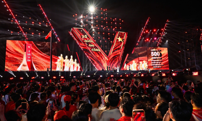 Hơn 40.000 khán giả tham gia chương trình nghệ thuật 