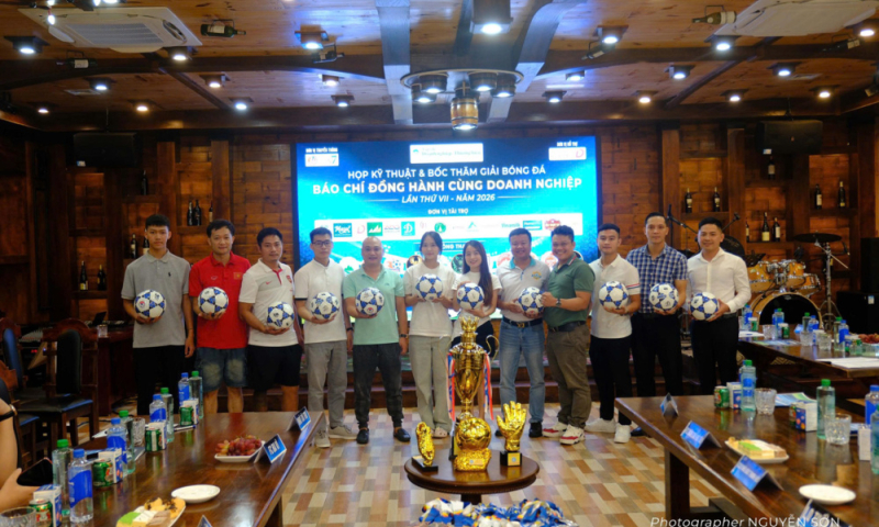 Nhiều thương hiệu nổi tiếng đồng hành cùng Giải bóng đá 