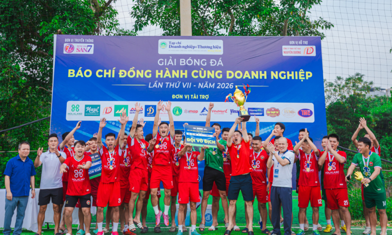 Ba Vì FC đăng quang ngôi vô địch đầy thuyết phục