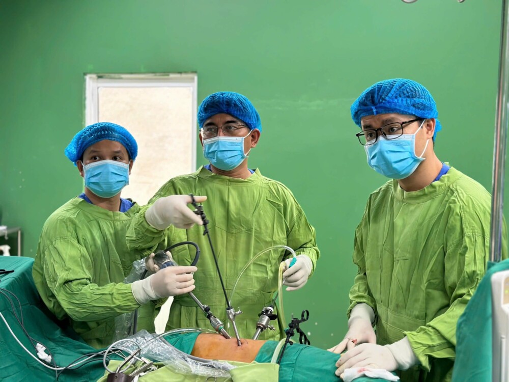 Bệnh viện ĐHYD-HAGL phẫu thuật nội soi thành công ca bệnh phức tạp liên quan đến thận
