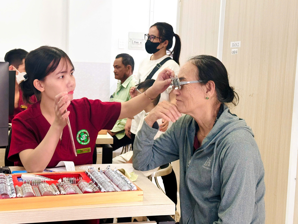 Gia Lai: Bệnh viện Mắt Cao Nguyên đã phẫu thuật 20.000 ca bệnh lý về mắt