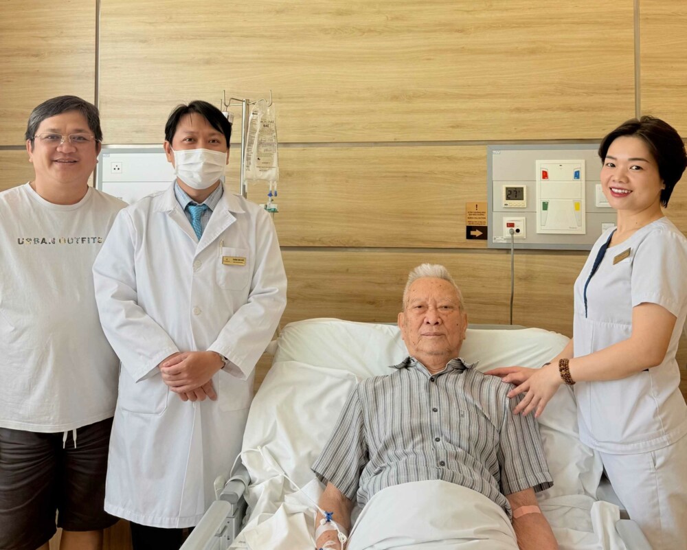 Bước ngoặt y tế tại miền Trung: Vinmec Nha Trang phẫu thuật nội soi ung thư dạ dày thành công cho bệnh nhân 86 tuổi