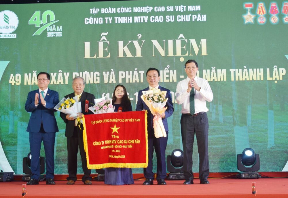 Cao su Chư Păh – vững vàng vị thế 40 năm thành lập công ty