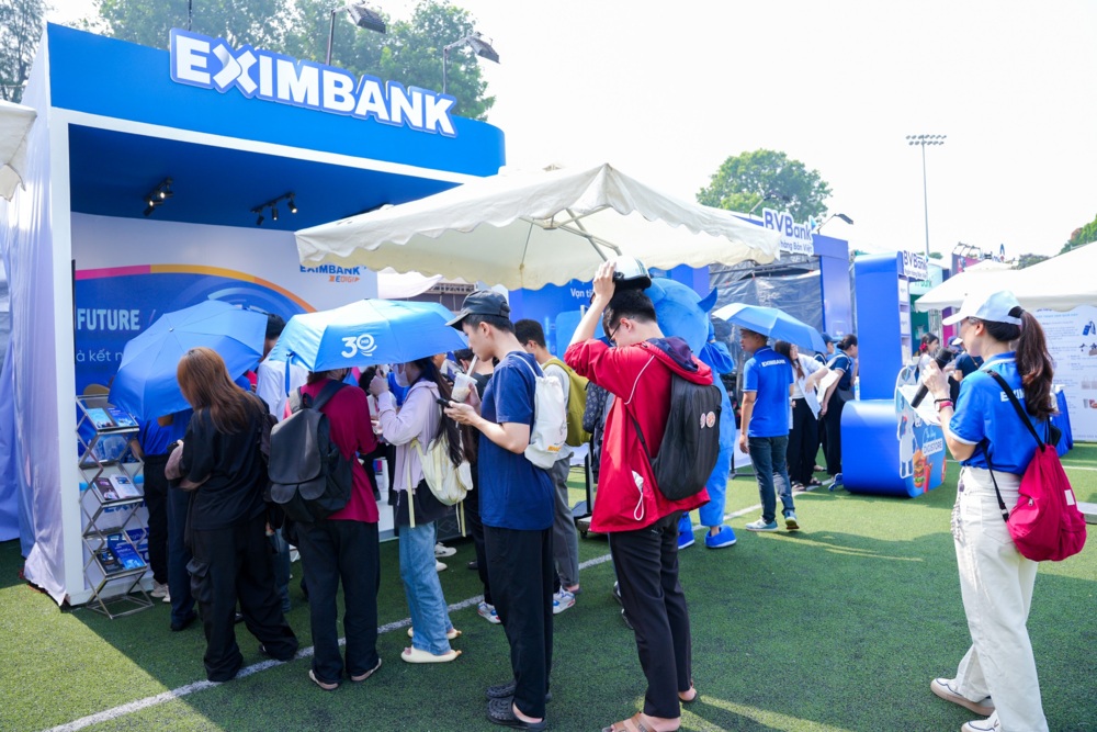 Eximbank tạo dấu ấn với không gian trải nghiệm số tại ngày thẻ Việt Nam 2025