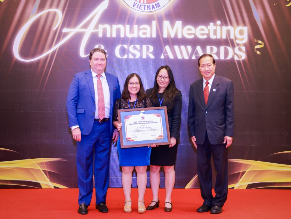 Herbalife Việt Nam được trao giải thưởng Trách Nhiệm Xã Hội Doanh Nghiệp của AmCham lần thứ 8 liên tiếp