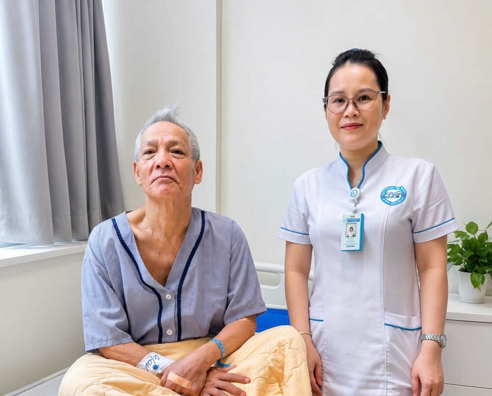 Gia Lai: Quên lịch hẹn, cụ ông mang ống sonde trong người suốt 9 năm