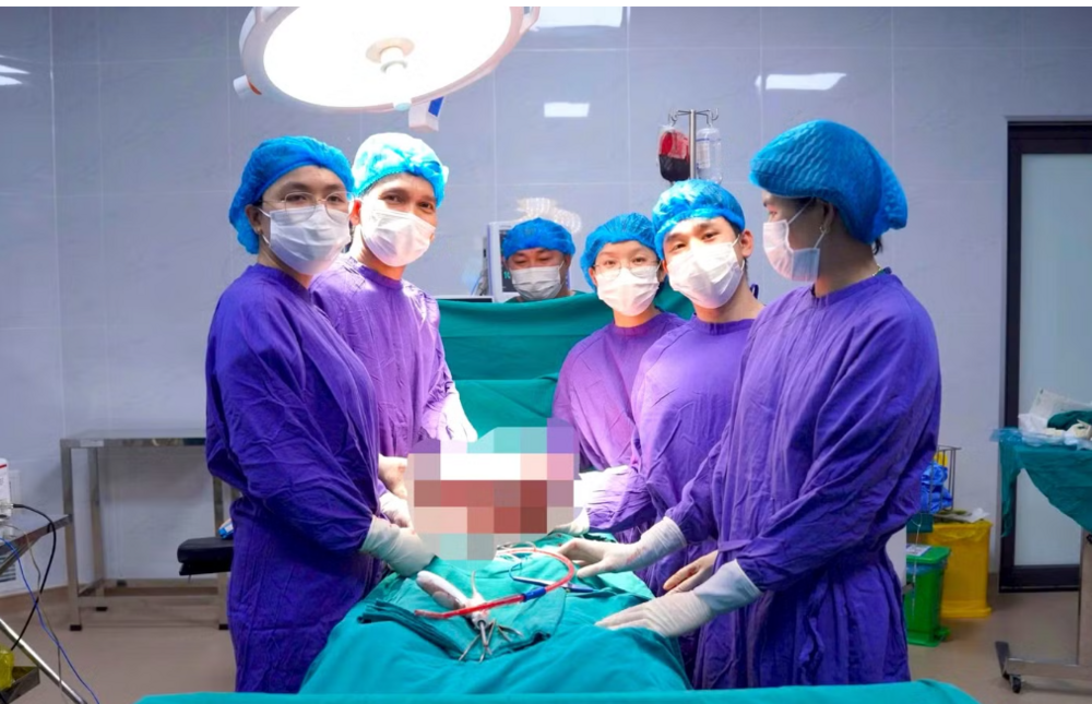 Phẫu thuật thành công, lấy lá lách nặng 3,5 kg cho cụ bà 69 tuổi