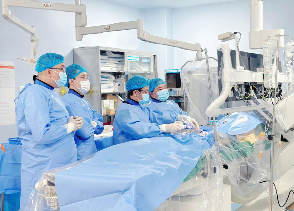 Gia Lai: Cứu sống bệnh nhân 33 tuổi bị nhồi máu cơ tim, tổn thương mạch vành phức tạp